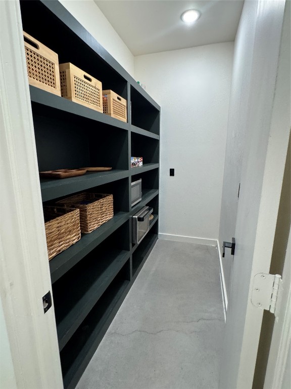 Shawnee, Oklahoma 74801, United States, 4 Bedrooms Bedrooms, ,3 BathroomsBathrooms,Residential,Active,162547