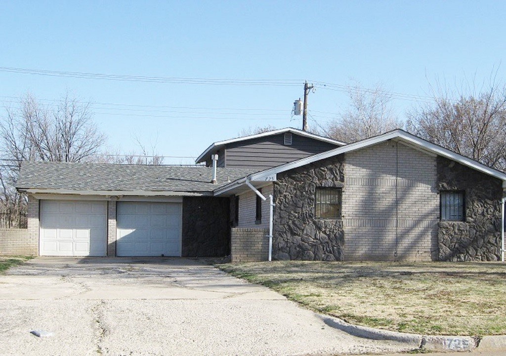 Photo 1 of 20 — 725 SW 67th Street, Oklahoma City, OK 73139