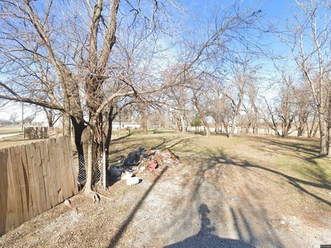 Photo of 905 S Rockwood Avenue, Oklahoma City, OK 73108 (MLS # 1177448)