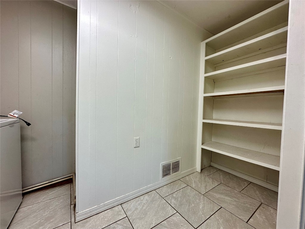 Shawnee, Oklahoma 74801, United States, 2 Bedrooms Bedrooms, ,1 BathroomBathrooms,Residential,Pending,115478