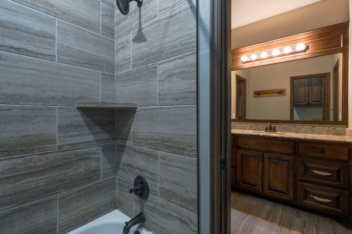 Meeker, Oklahoma 74855, United States, 4 Bedrooms Bedrooms, ,3 BathroomsBathrooms,Residential,Active,194206