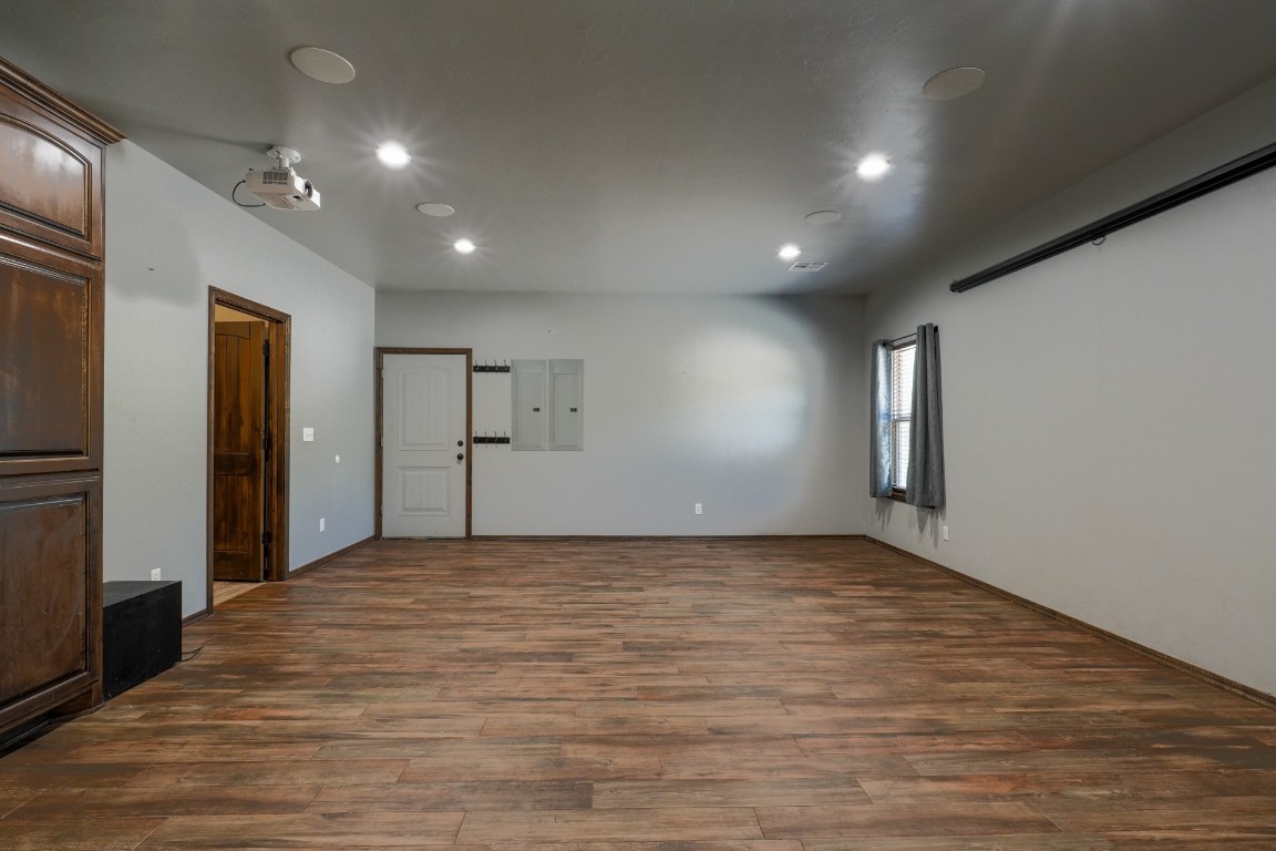 Meeker, Oklahoma 74855, United States, 4 Bedrooms Bedrooms, ,3 BathroomsBathrooms,Residential,Active,194206