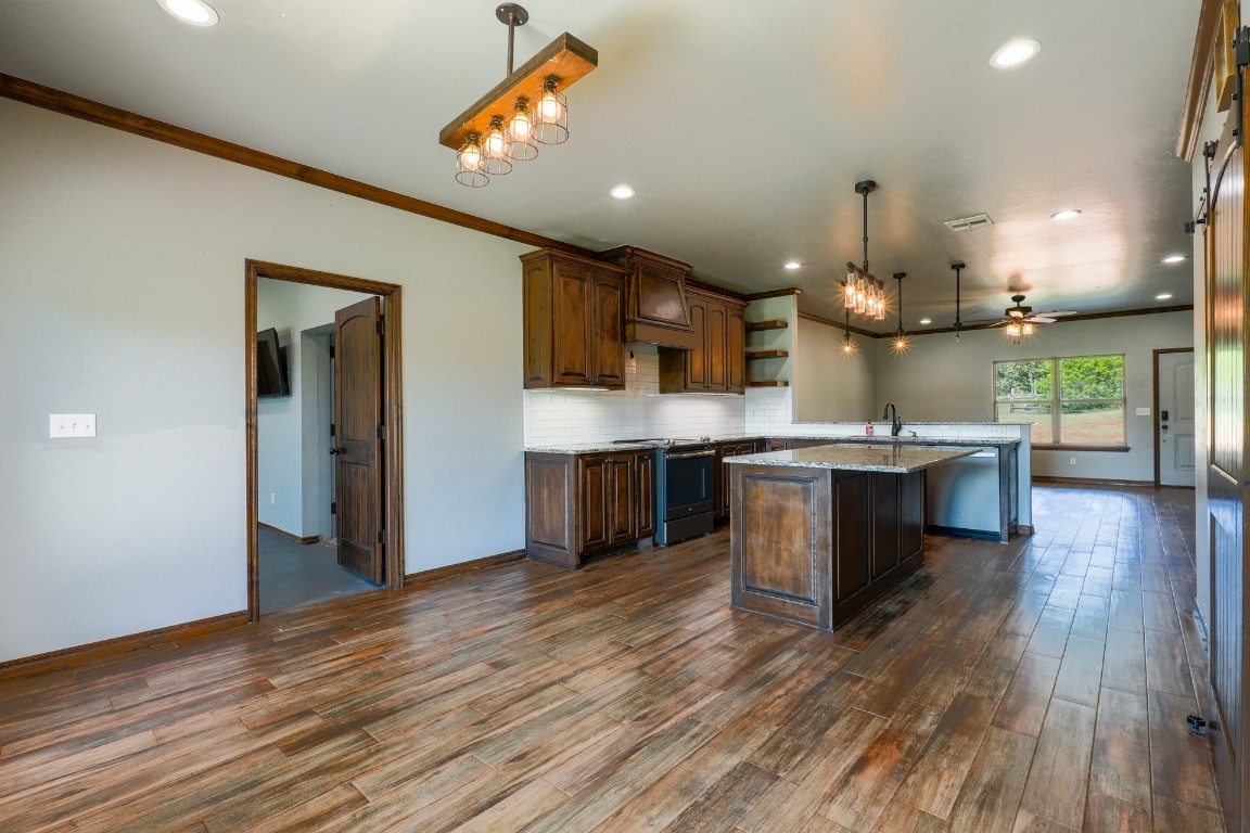 Meeker, Oklahoma 74855, United States, 4 Bedrooms Bedrooms, ,3 BathroomsBathrooms,Residential,Active,194206