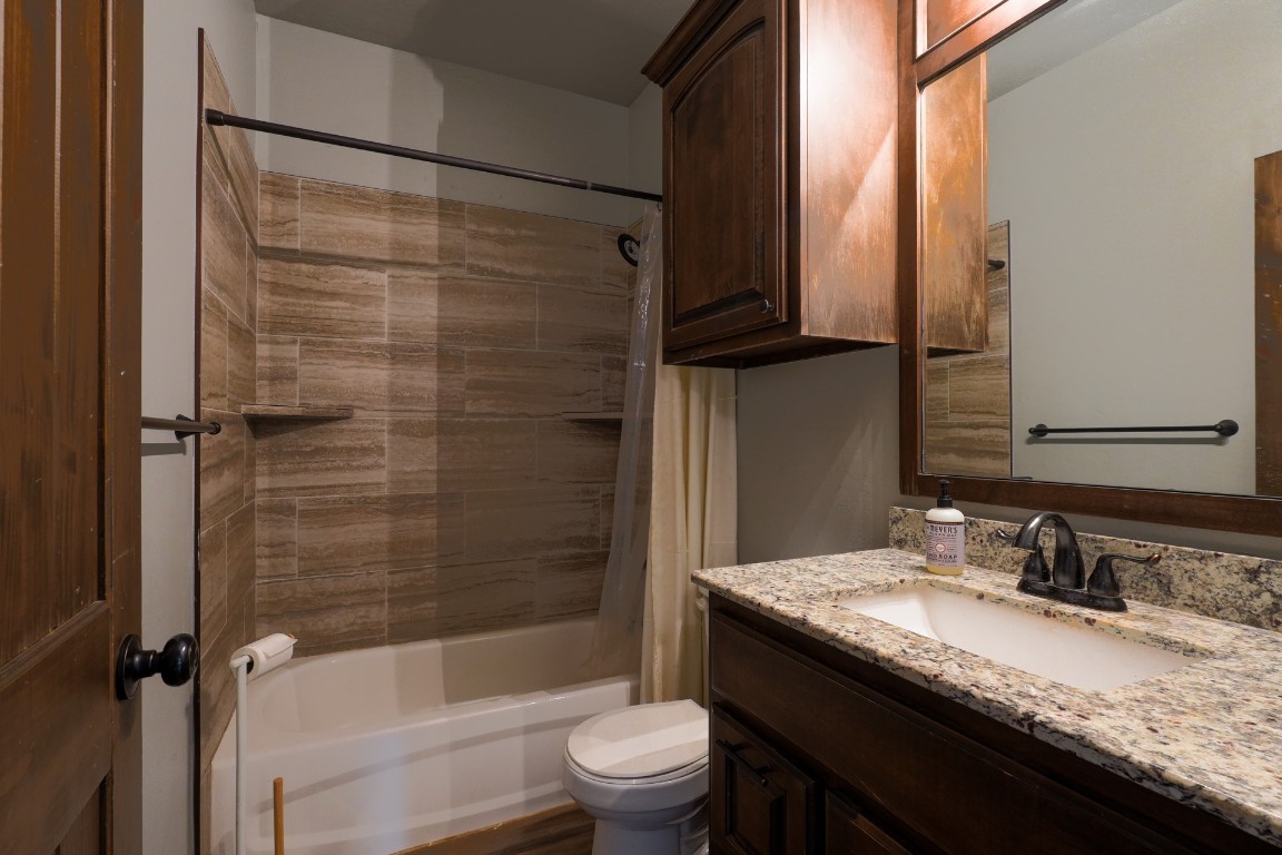 Meeker, Oklahoma 74855, United States, 4 Bedrooms Bedrooms, ,3 BathroomsBathrooms,Residential,Active,194206