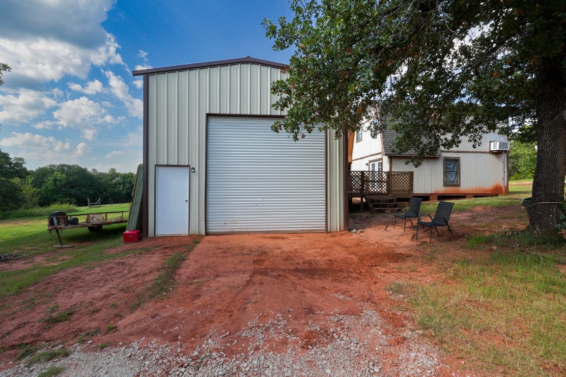 Meeker, Oklahoma 74855, United States, 4 Bedrooms Bedrooms, ,3 BathroomsBathrooms,Residential,Active,194206