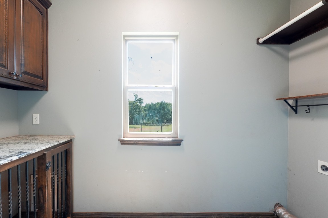 Meeker, Oklahoma 74855, United States, 4 Bedrooms Bedrooms, ,3 BathroomsBathrooms,Residential,Active,194206