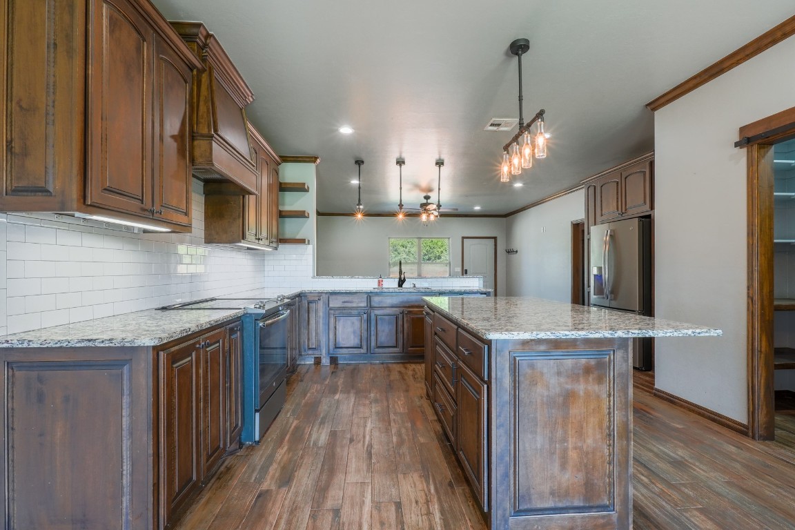 Meeker, Oklahoma 74855, United States, 4 Bedrooms Bedrooms, ,3 BathroomsBathrooms,Residential,Active,194206