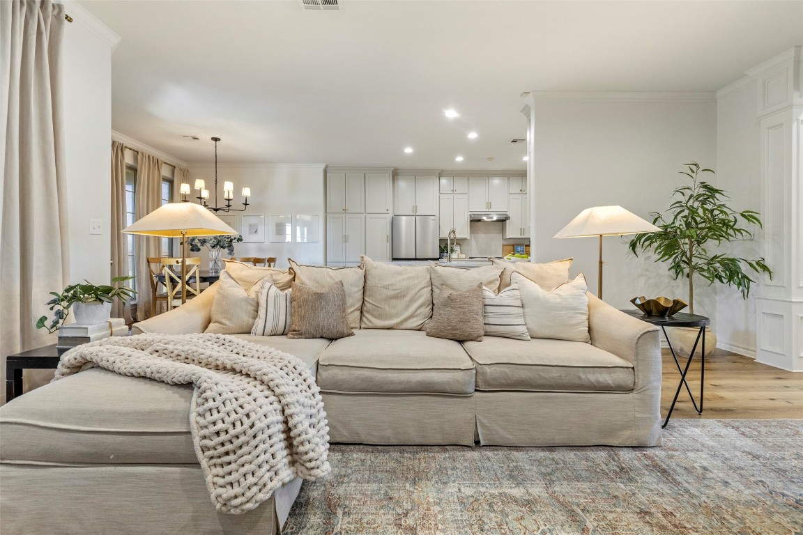 Shawnee, Oklahoma 74801, United States, 4 Bedrooms Bedrooms, ,3 BathroomsBathrooms,Residential,Pending,100572