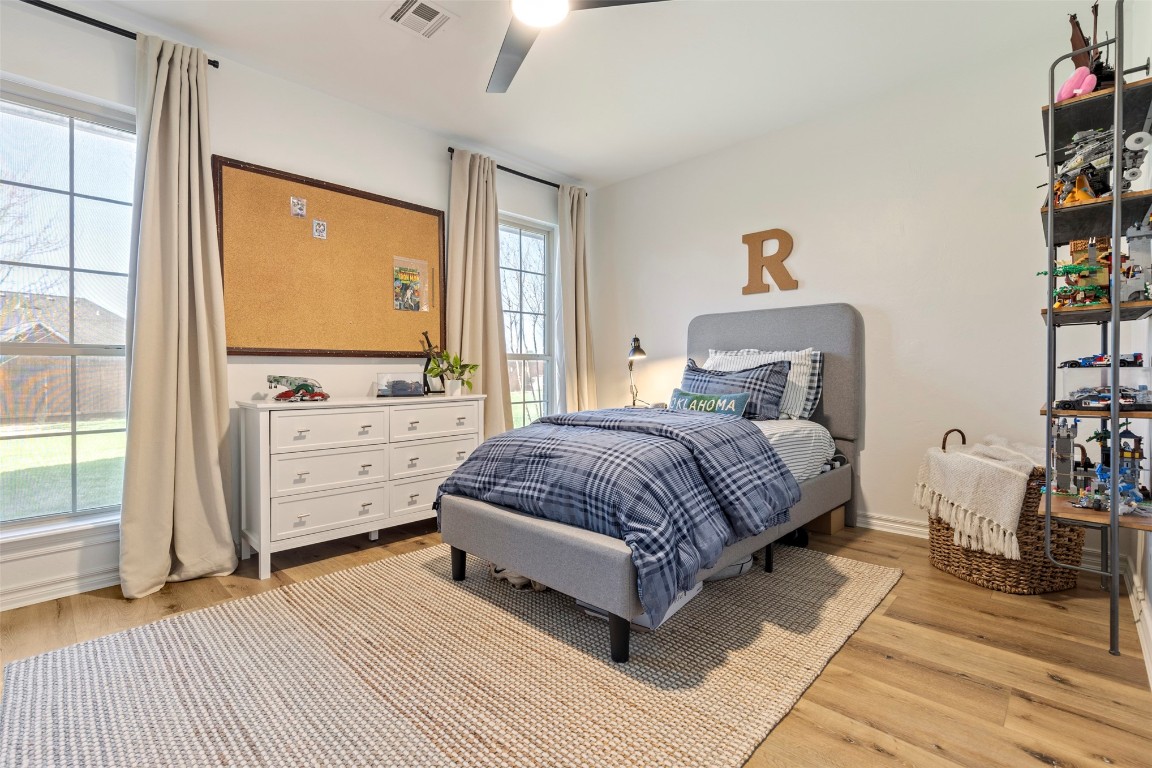 Shawnee, Oklahoma 74801, United States, 4 Bedrooms Bedrooms, ,3 BathroomsBathrooms,Residential,Pending,100572