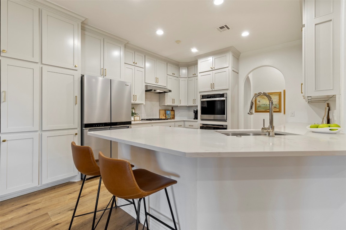 Shawnee, Oklahoma 74801, United States, 4 Bedrooms Bedrooms, ,3 BathroomsBathrooms,Residential,Pending,100572