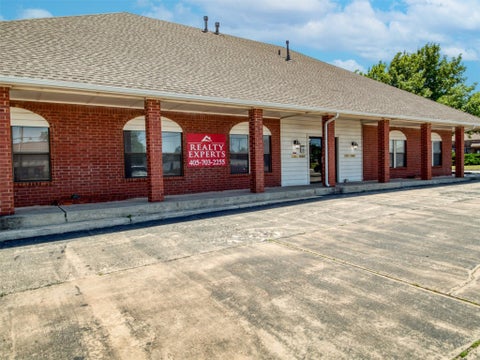 Photo of 504 Tower Drive, Moore, OK 73160 (MLS # 1166635)