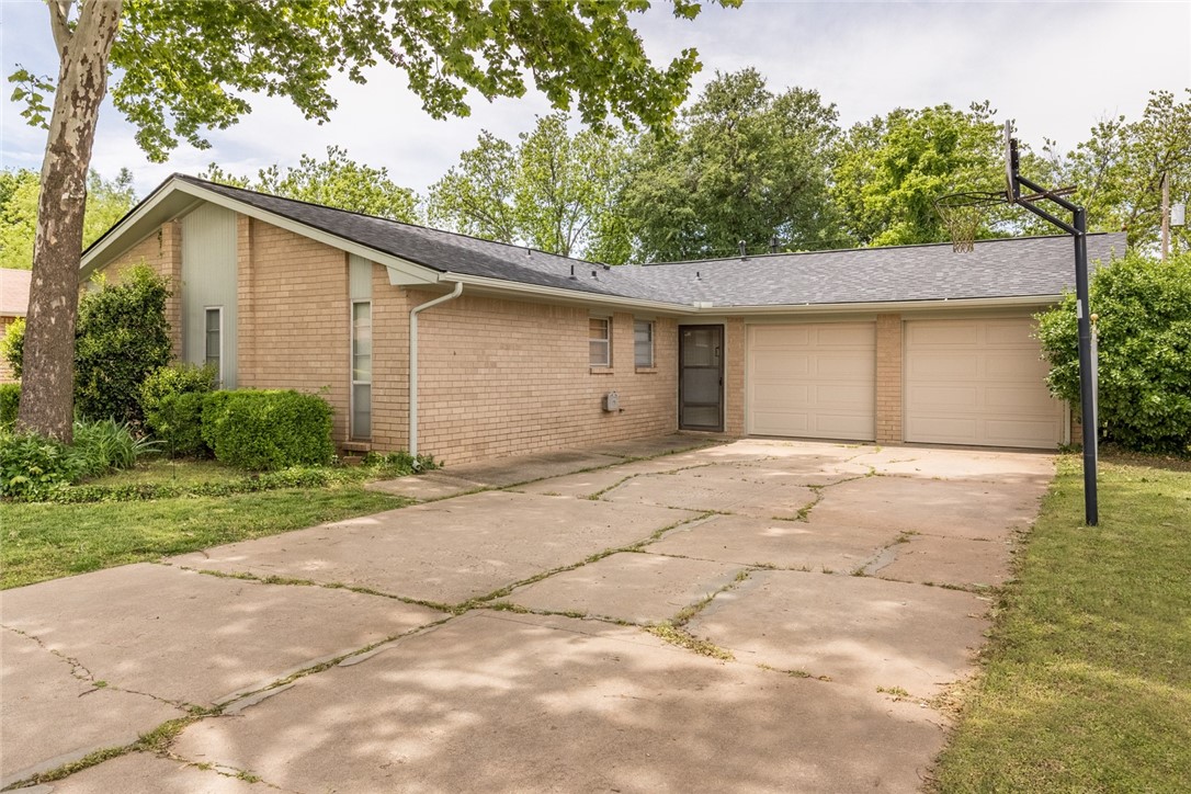 Photo 1 of 11 — 3117 Prairie Avenue, Edmond, OK 73013