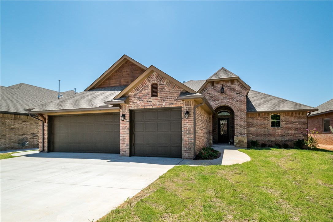 Photo 1 of 31 — 3513 Sardis Way, Yukon, OK 73099