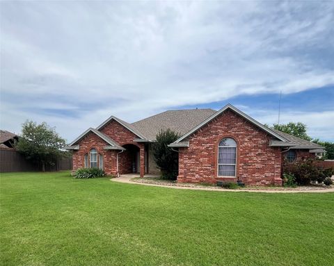 Photo of 2354 Blue Spruce Drive, Blanchard, OK 73010 (MLS # 1178527)