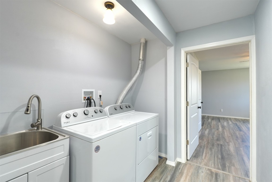 Prague, Oklahoma 74864, United States, 3 Bedrooms Bedrooms, ,3 BathroomsBathrooms,Residential,Pending,83780