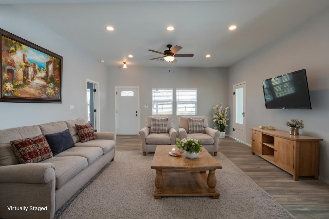 Prague, Oklahoma 74864, United States, 3 Bedrooms Bedrooms, ,3 BathroomsBathrooms,Residential,Pending,83780