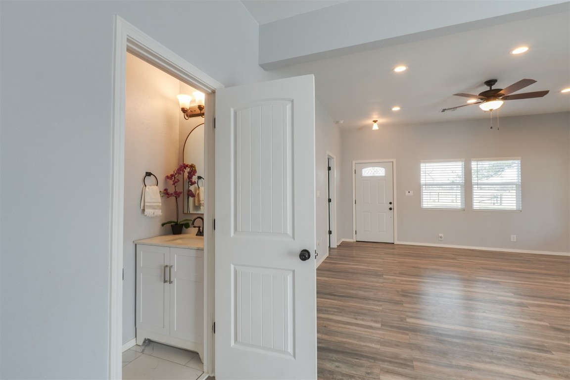 Prague, Oklahoma 74864, United States, 3 Bedrooms Bedrooms, ,3 BathroomsBathrooms,Residential,Pending,83780