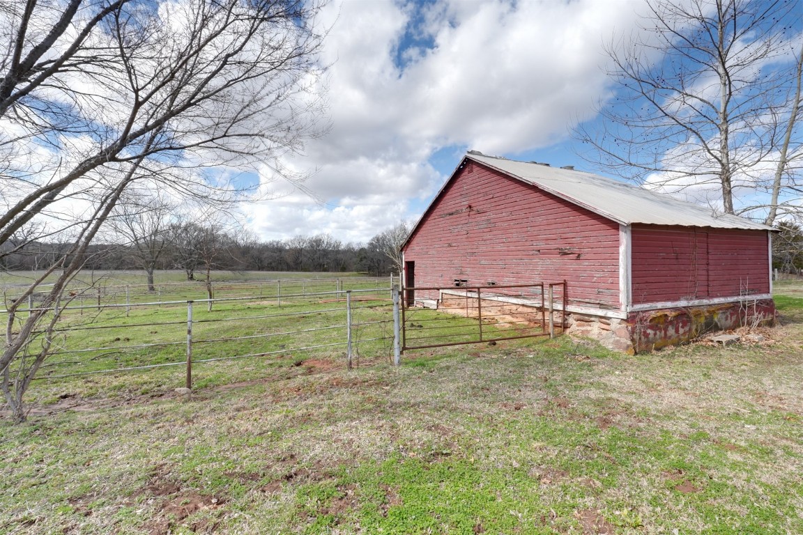 Prague, Oklahoma 74864, United States, 3 Bedrooms Bedrooms, ,3 BathroomsBathrooms,Residential,Pending,83780