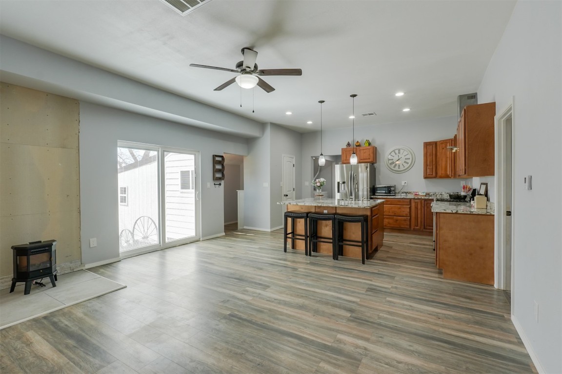 Prague, Oklahoma 74864, United States, 3 Bedrooms Bedrooms, ,3 BathroomsBathrooms,Residential,Pending,83780