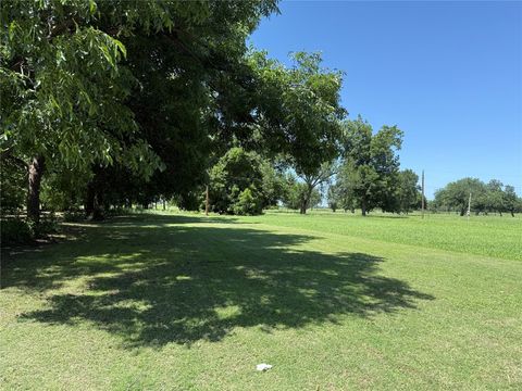 Photo of 912 W Logan Avenue, Guthrie, OK 73044 (MLS # 1177542)