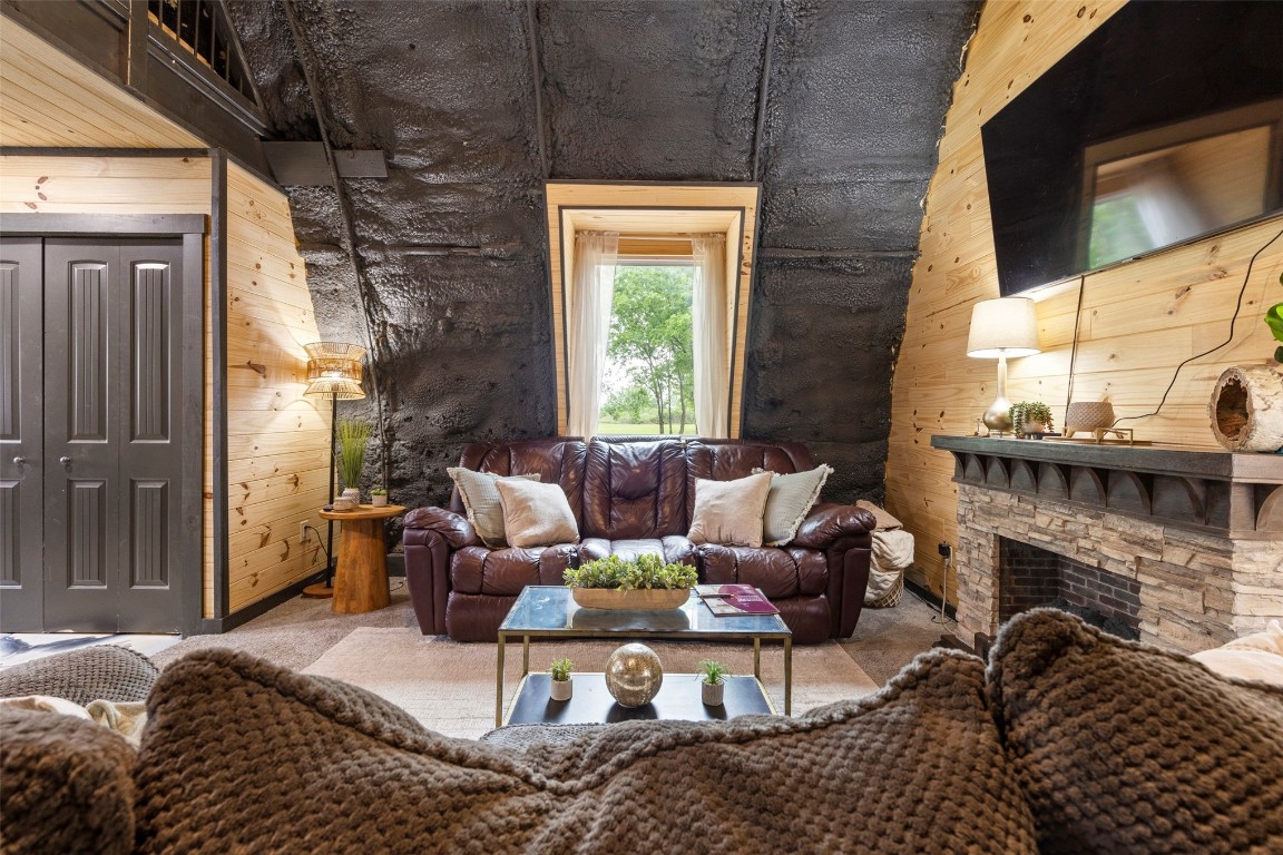 Shawnee, Oklahoma 74801, United States, 2 Bedrooms Bedrooms, ,2 BathroomsBathrooms,Residential,Pending,118681