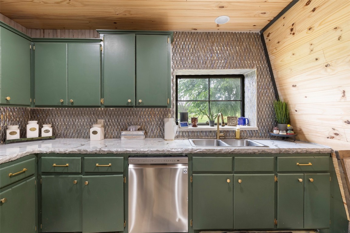 Shawnee, Oklahoma 74801, United States, 2 Bedrooms Bedrooms, ,2 BathroomsBathrooms,Residential,Pending,118681