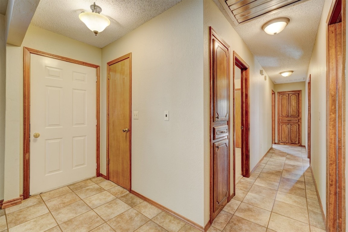 Shawnee, Oklahoma 74801, United States, 5 Bedrooms Bedrooms, ,3 BathroomsBathrooms,Residential,Active,36829