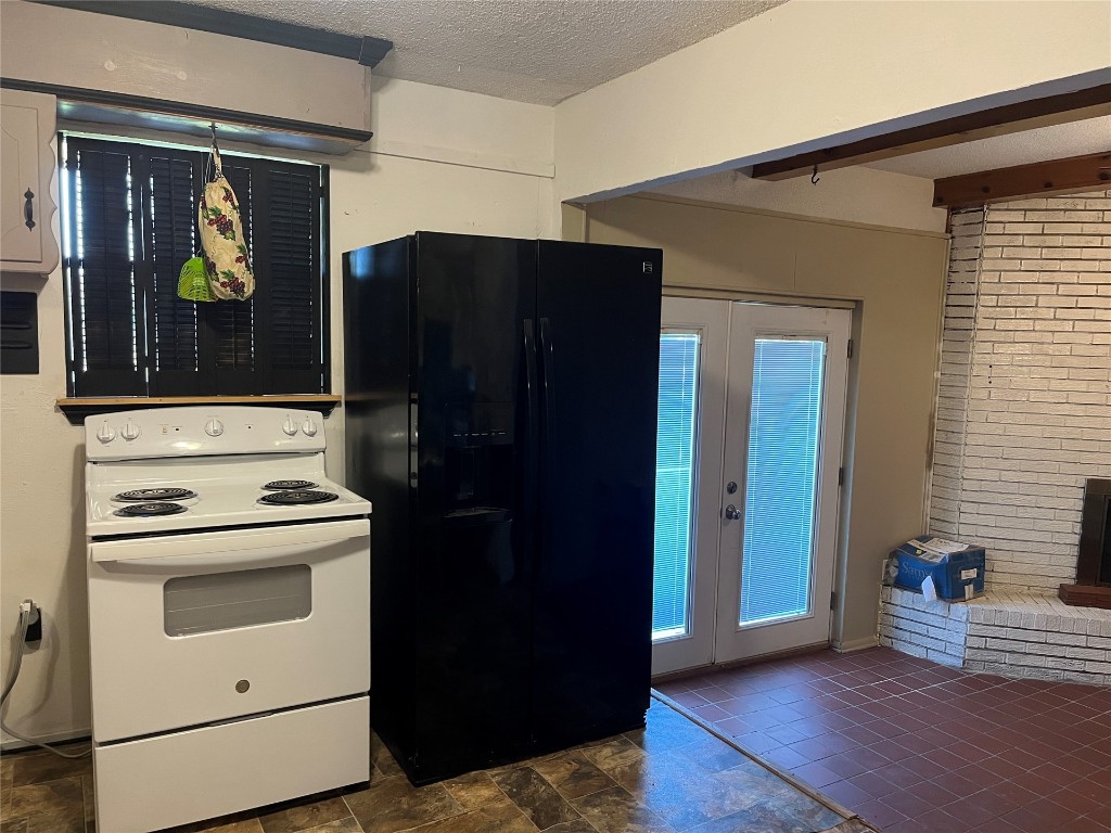 Shawnee, Oklahoma 74804, United States, 2 Bedrooms Bedrooms, ,2 BathroomsBathrooms,Residential,Active,53957