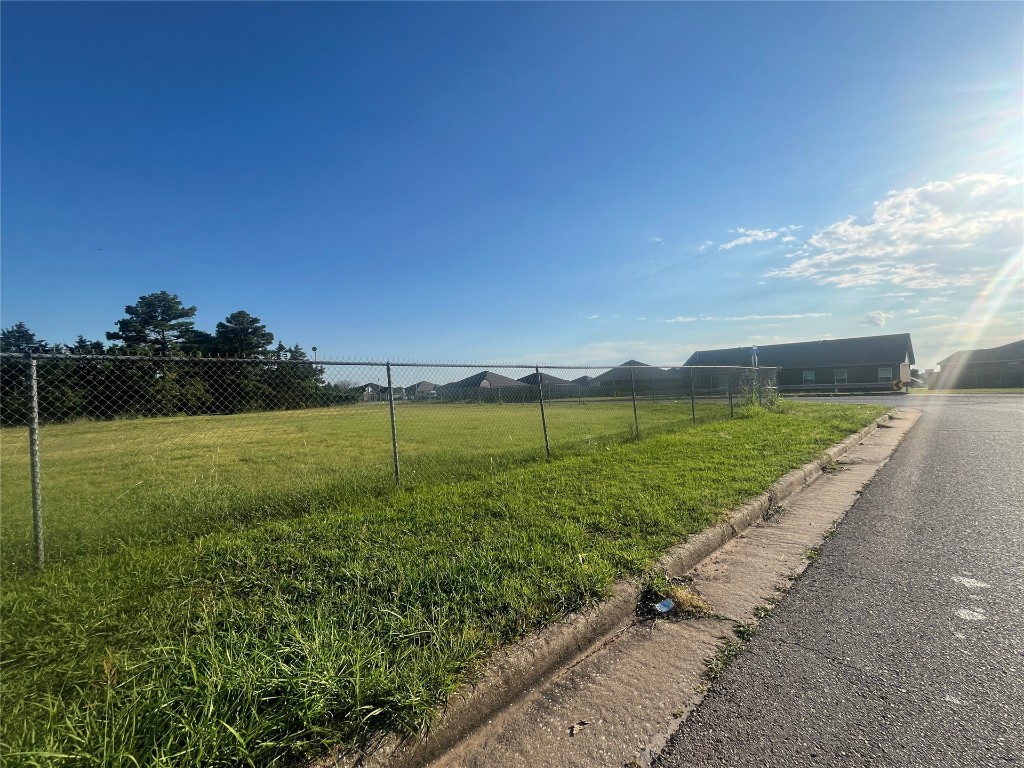 Shawnee, Oklahoma 74804, United States, 2 Bedrooms Bedrooms, ,2 BathroomsBathrooms,Residential,Active,53957