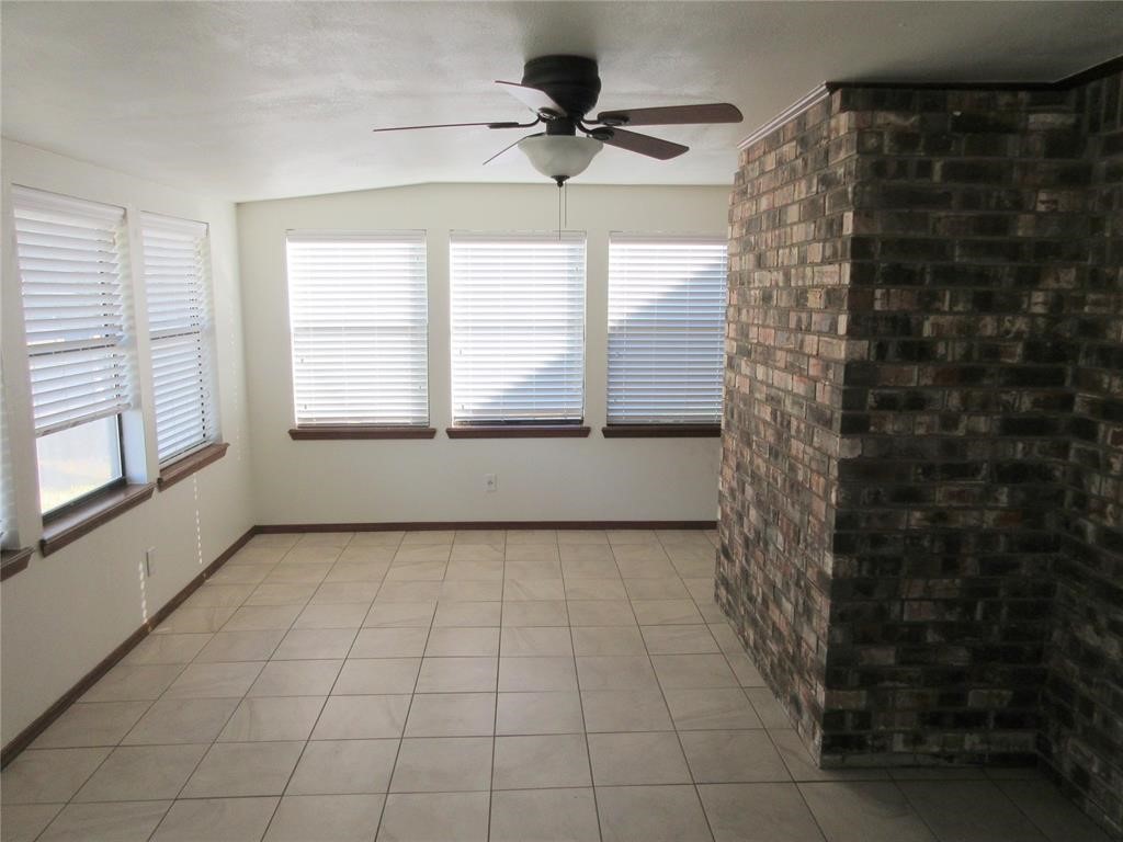 Seminole, Oklahoma 74868, United States, 3 Bedrooms Bedrooms, ,2 BathroomsBathrooms,Residential,Active,82852