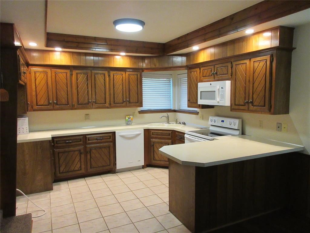 Seminole, Oklahoma 74868, United States, 3 Bedrooms Bedrooms, ,2 BathroomsBathrooms,Residential,Active,82852