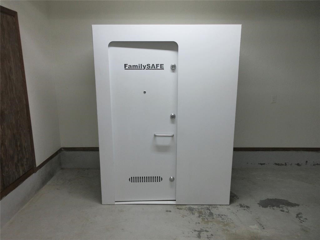 Seminole, Oklahoma 74868, United States, 3 Bedrooms Bedrooms, ,2 BathroomsBathrooms,Residential,Active,82852