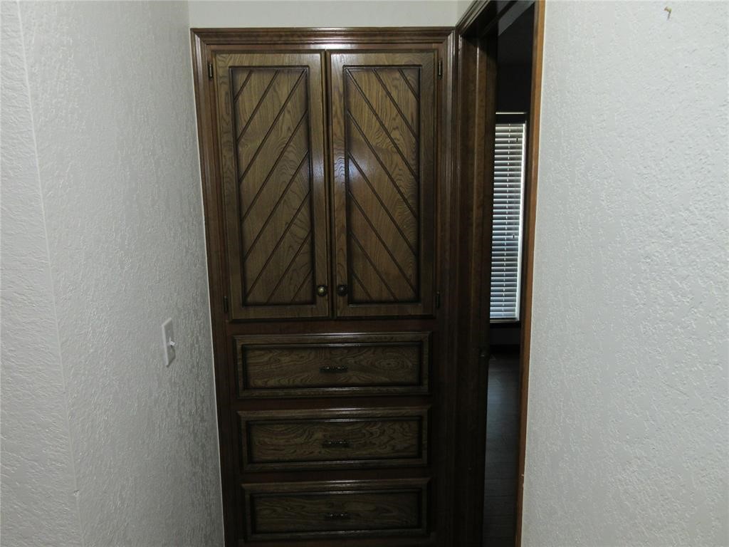 Seminole, Oklahoma 74868, United States, 3 Bedrooms Bedrooms, ,2 BathroomsBathrooms,Residential,Active,82852