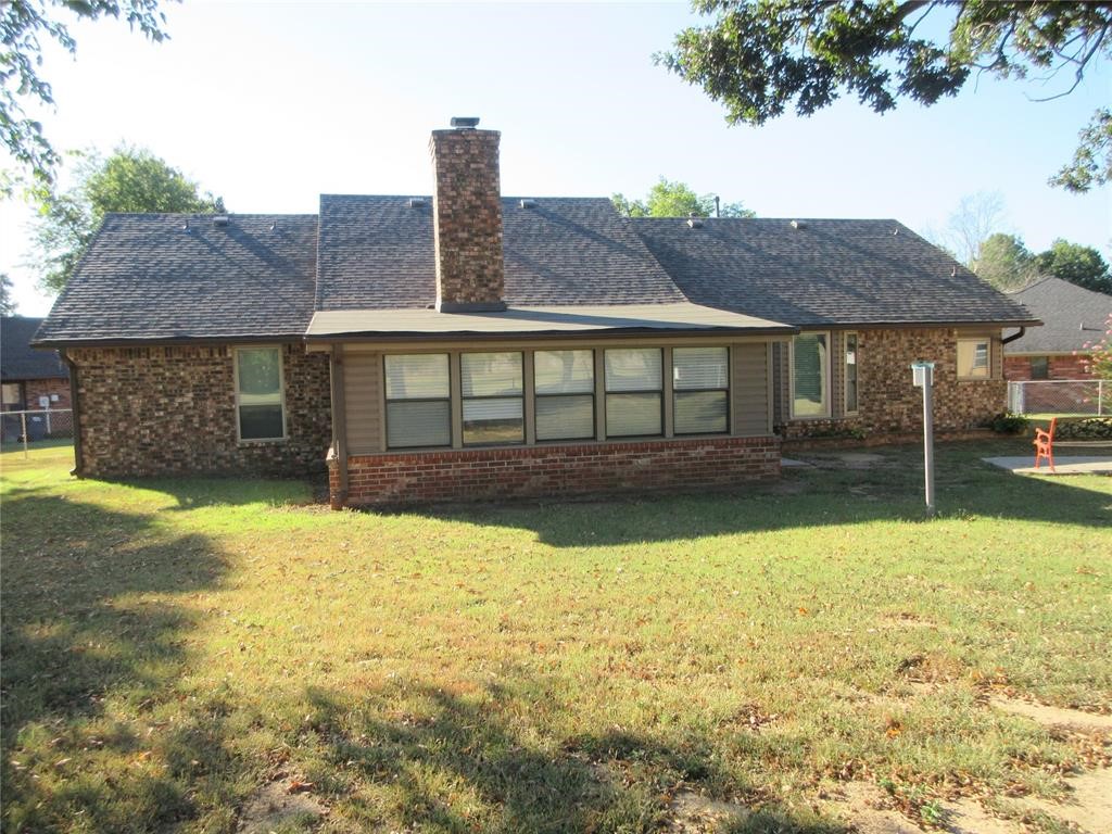 Seminole, Oklahoma 74868, United States, 3 Bedrooms Bedrooms, ,2 BathroomsBathrooms,Residential,Active,82852