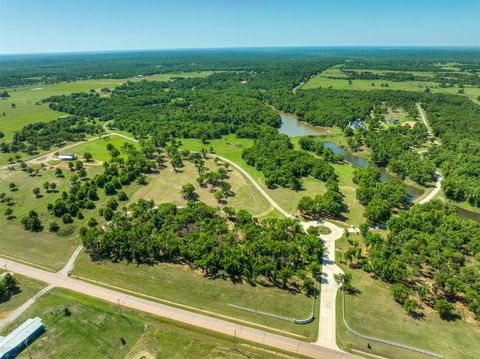 Photo of 10200 Waterglen Road, Guthrie, OK 73044 (MLS # 1161485)