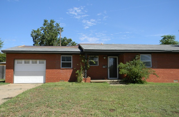 Photo 1 of 15 — 911 E Huber, Weatherford, OK 73096