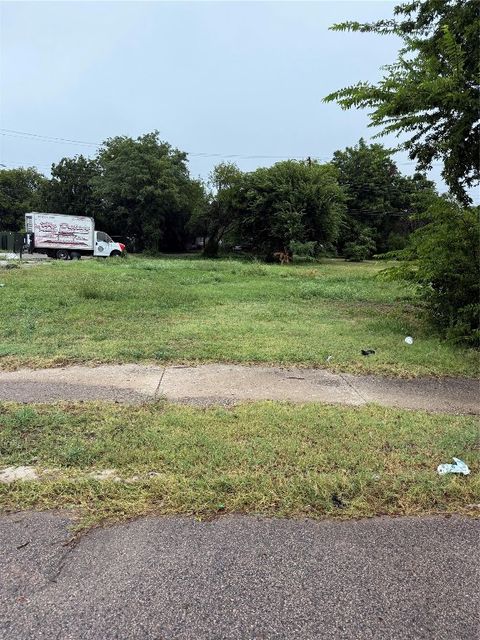 Photo of 1209 Linwood Boulevard, Oklahoma City, OK 73106 (MLS # 1187709)