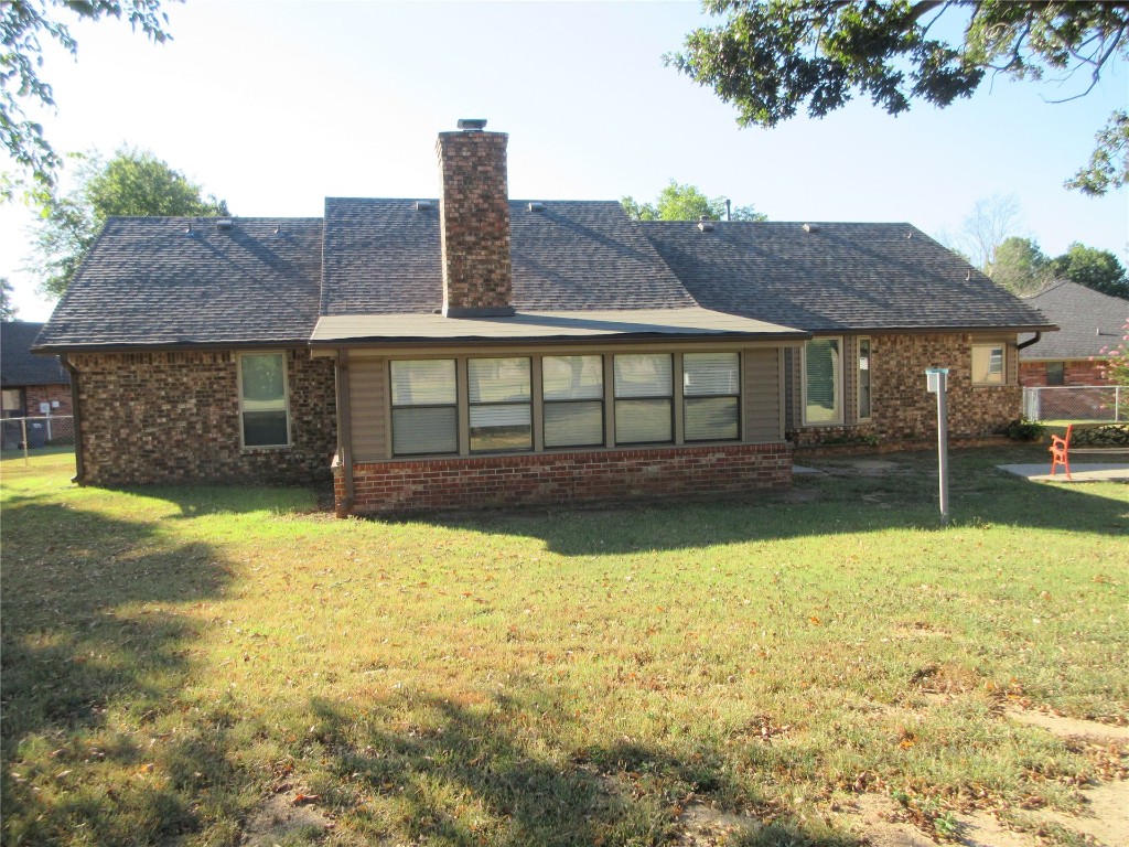 Seminole, Oklahoma 74868, United States, 3 Bedrooms Bedrooms, ,2 BathroomsBathrooms,Residential,Pending,44814