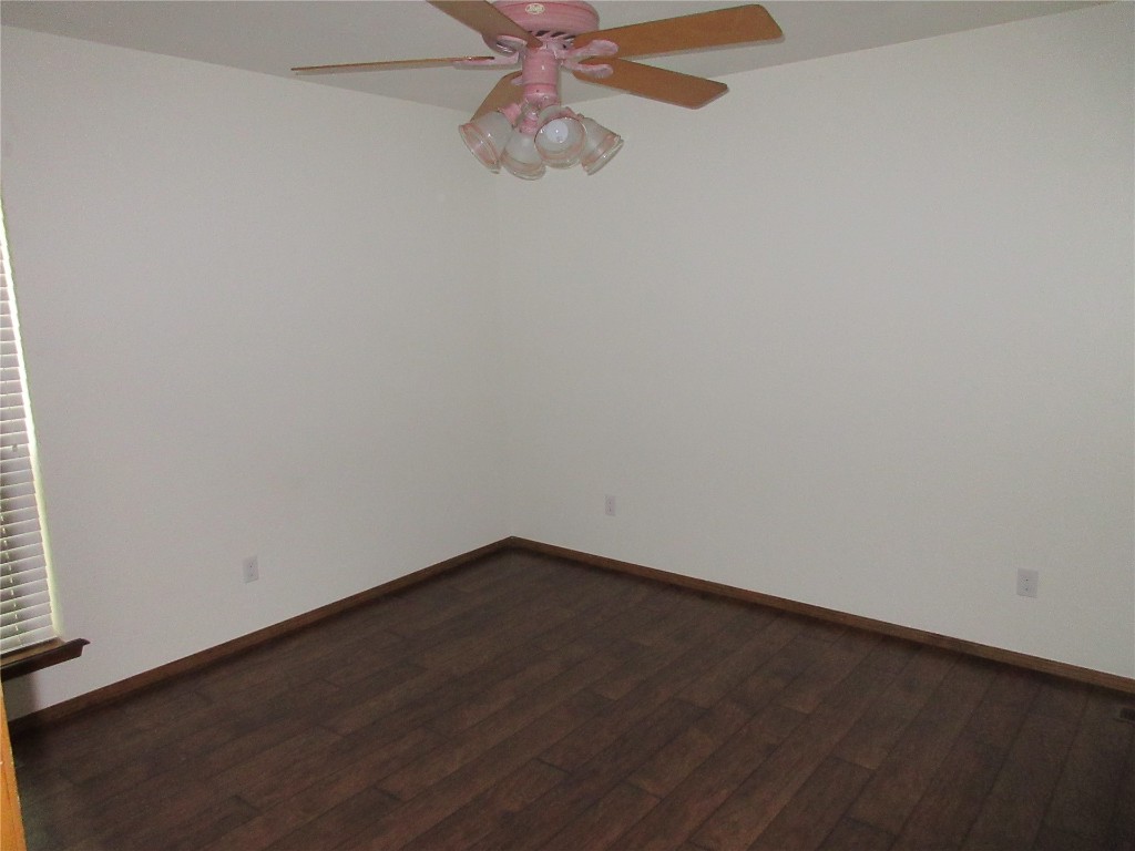 Seminole, Oklahoma 74868, United States, 3 Bedrooms Bedrooms, ,2 BathroomsBathrooms,Residential,Pending,44814