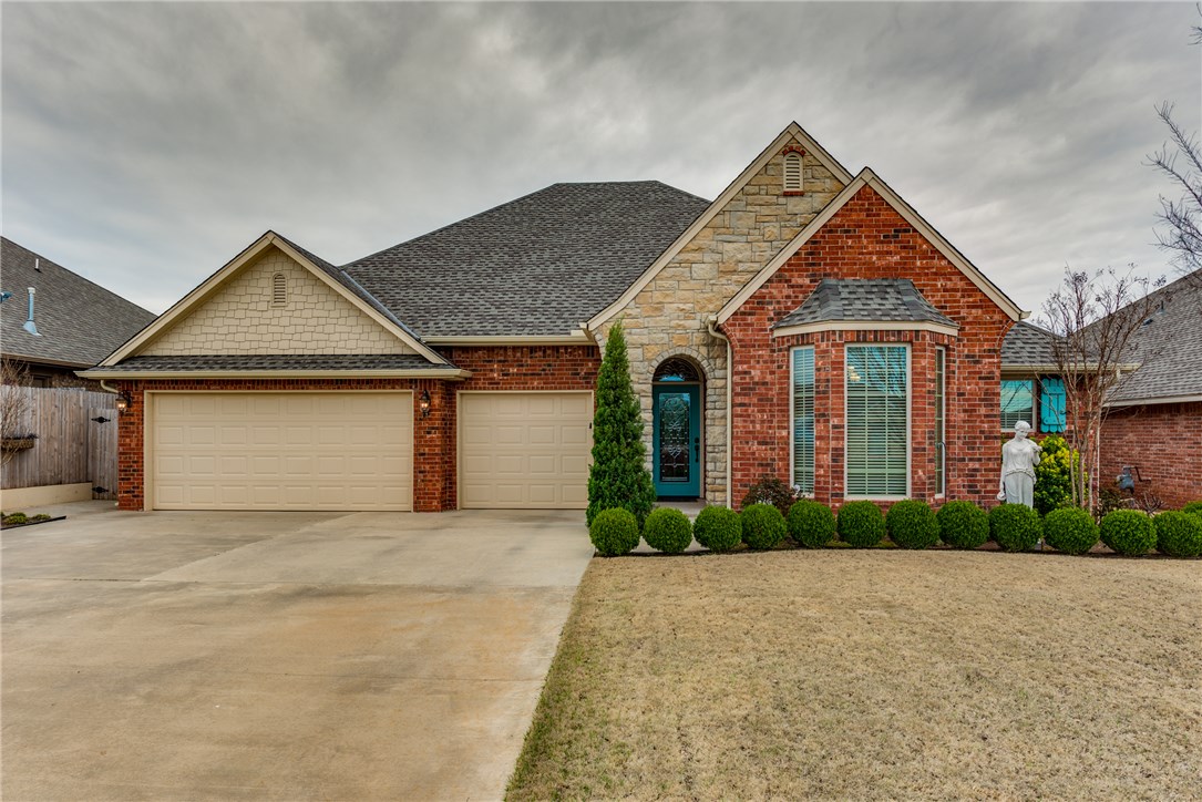 Photo 1 of 21 — 3208 SE 33rd, Moore, OK 73165