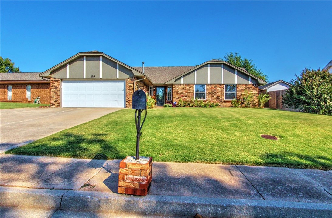 Photo 1 of 36 — 205 W Grand Teton Court, Yukon, OK 73099
