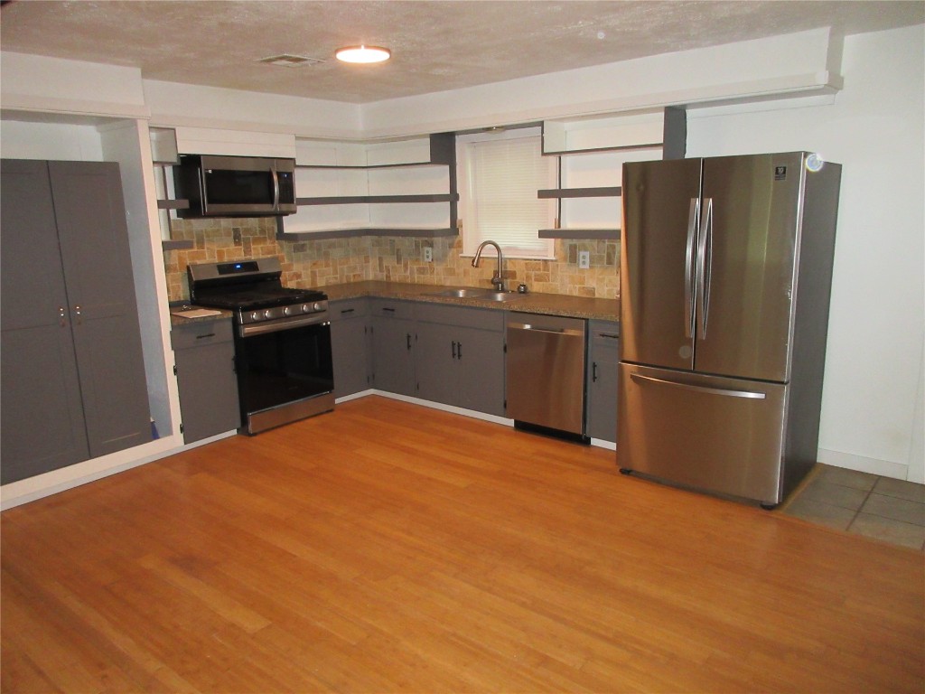 Tecumseh, Oklahoma 74873, United States, 3 Bedrooms Bedrooms, ,2 BathroomsBathrooms,Residential,Active,164160