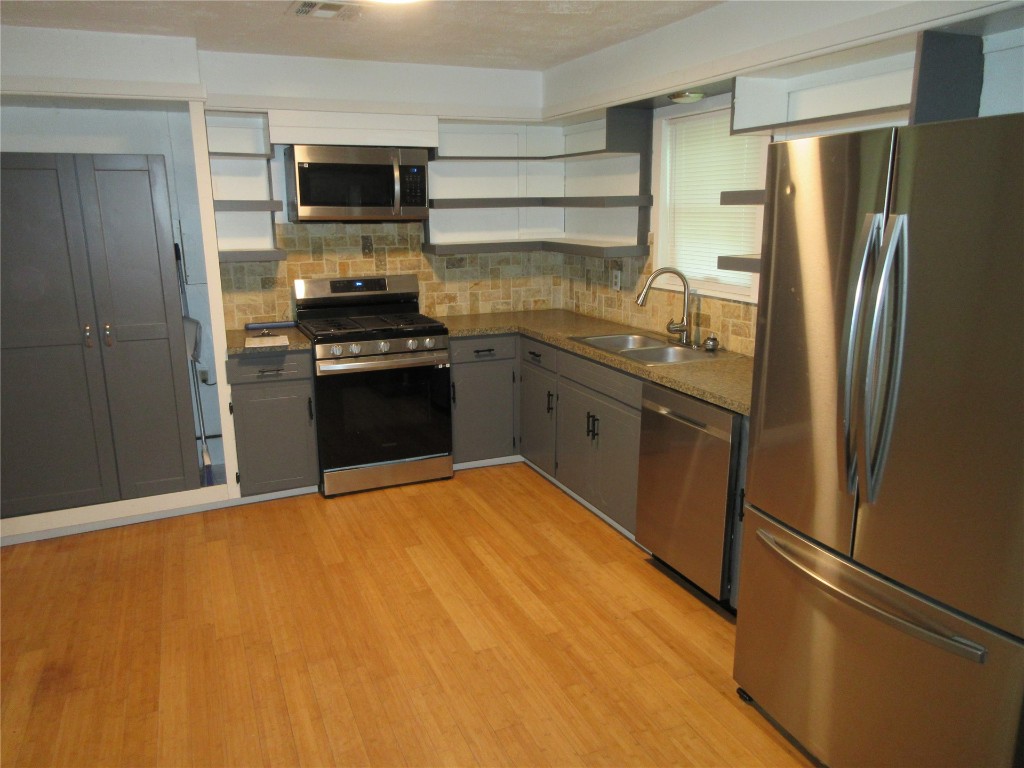 Tecumseh, Oklahoma 74873, United States, 3 Bedrooms Bedrooms, ,2 BathroomsBathrooms,Residential,Active,164160