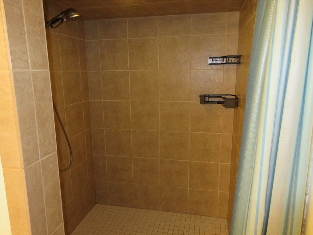 Tecumseh, Oklahoma 74873, United States, 3 Bedrooms Bedrooms, ,2 BathroomsBathrooms,Residential,Active,164160