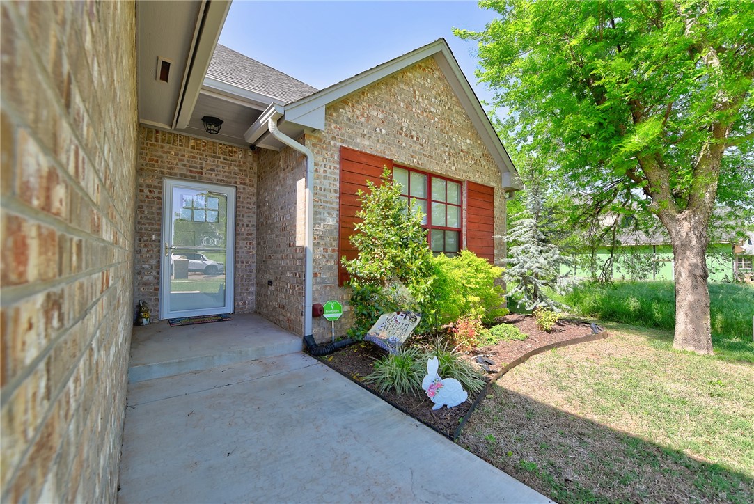 Photo 1 of 28 — 10825 Wild Horse Creek Drive, Yukon, OK 73099