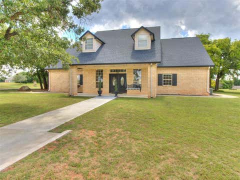 Photo of 2358 W Lake Way Drive, Blanchard, OK 73010 (MLS # 1231899)