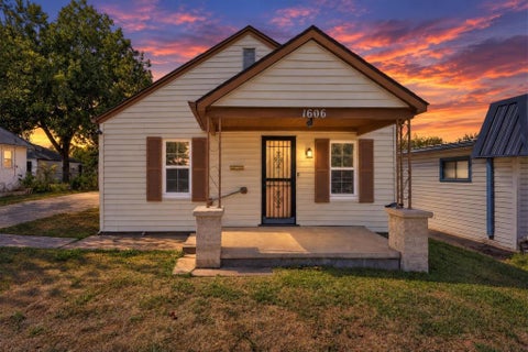 Photo of 1606 S Choctaw Avenue, El Reno, OK 73036 (MLS # 1253088)