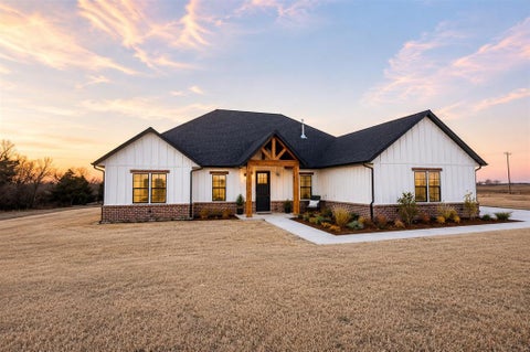 Photo of 4348 Raymond Lane, Guthrie, OK 73044 (MLS # 1248346)