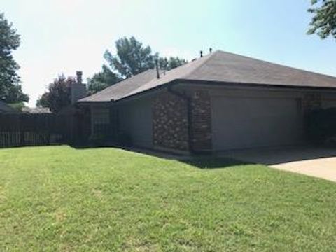 Photo of 2701 Belknap Avenue, Norman, OK 73072 (MLS # 1228218)