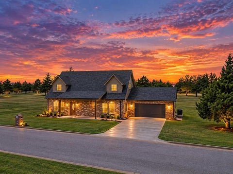 Photo of 1801 Fairway Drive, Guthrie, OK 73044 (MLS # 1243844)